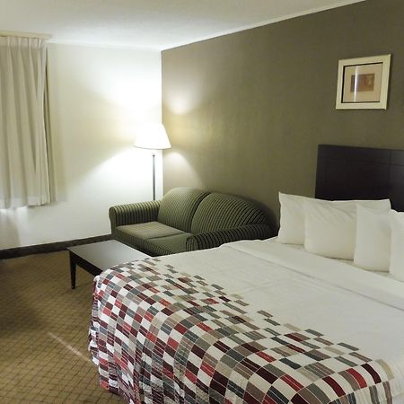 Red Roof Inn Plus Newark Liberty Airport - Carteret Bagian luar foto