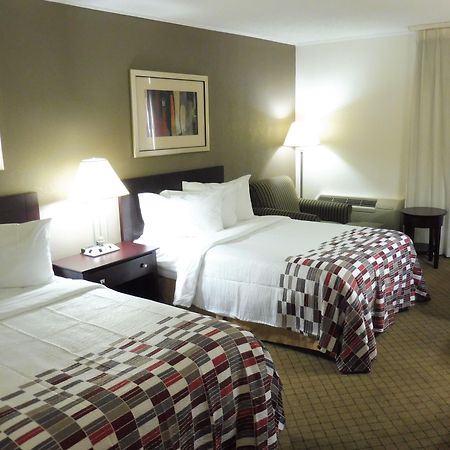 Red Roof Inn Plus Newark Liberty Airport - Carteret Bagian luar foto