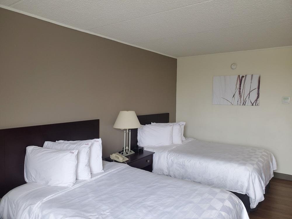 Red Roof Inn Plus Newark Liberty Airport - Carteret Bagian luar foto