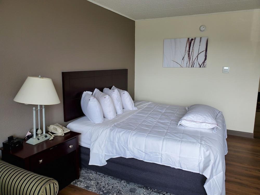 Red Roof Inn Plus Newark Liberty Airport - Carteret Bagian luar foto