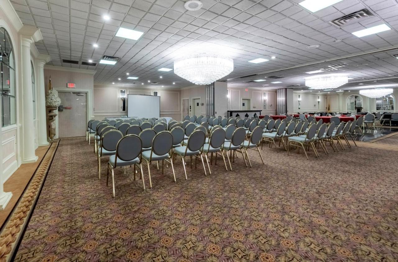 Red Roof Inn Plus Newark Liberty Airport - Carteret Bagian luar foto