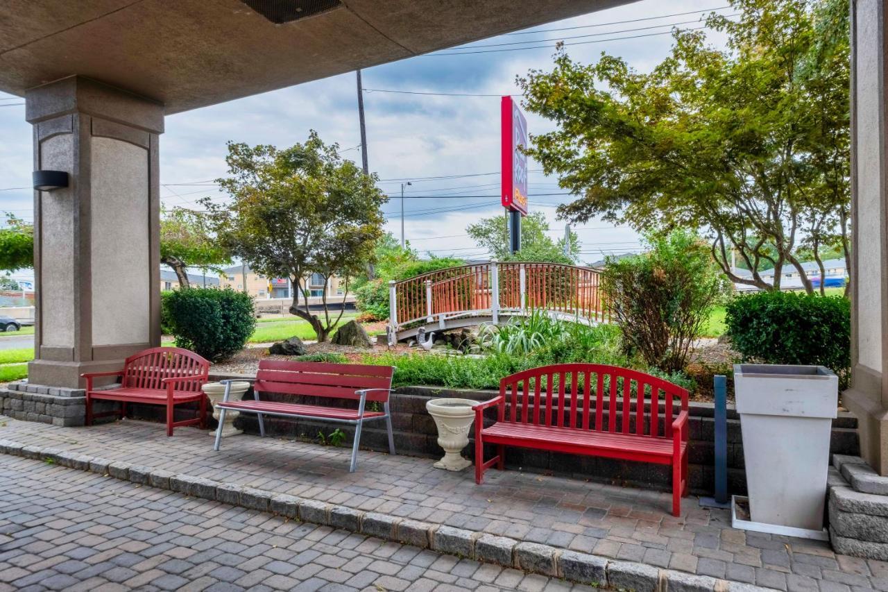 Red Roof Inn Plus Newark Liberty Airport - Carteret Bagian luar foto