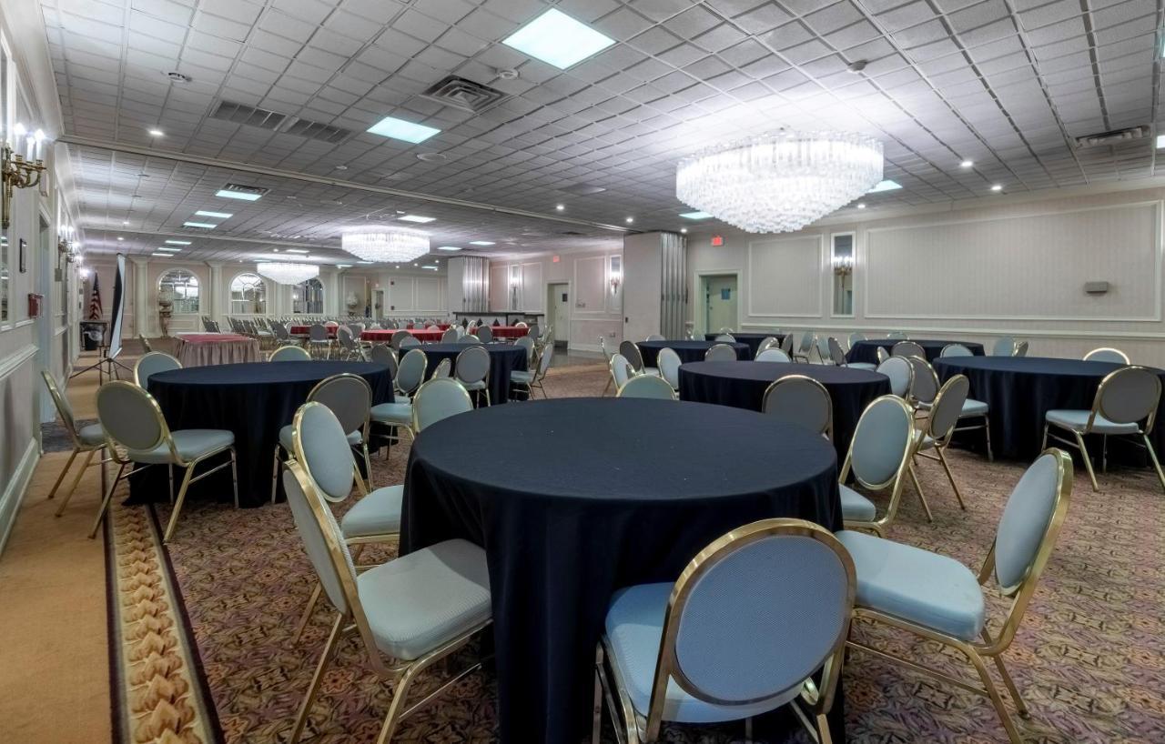 Red Roof Inn Plus Newark Liberty Airport - Carteret Bagian luar foto