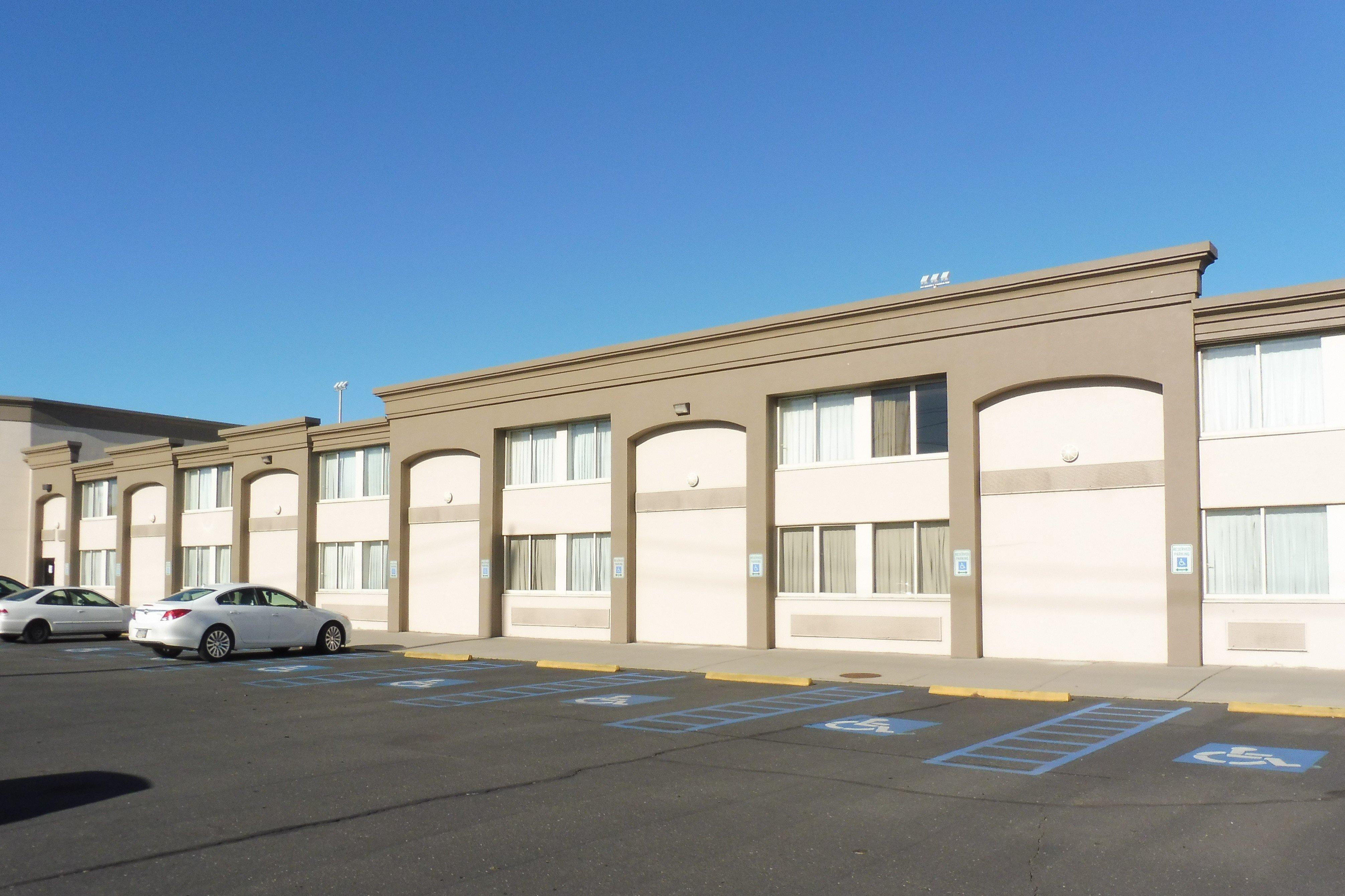 Red Roof Inn Plus Newark Liberty Airport - Carteret Bagian luar foto