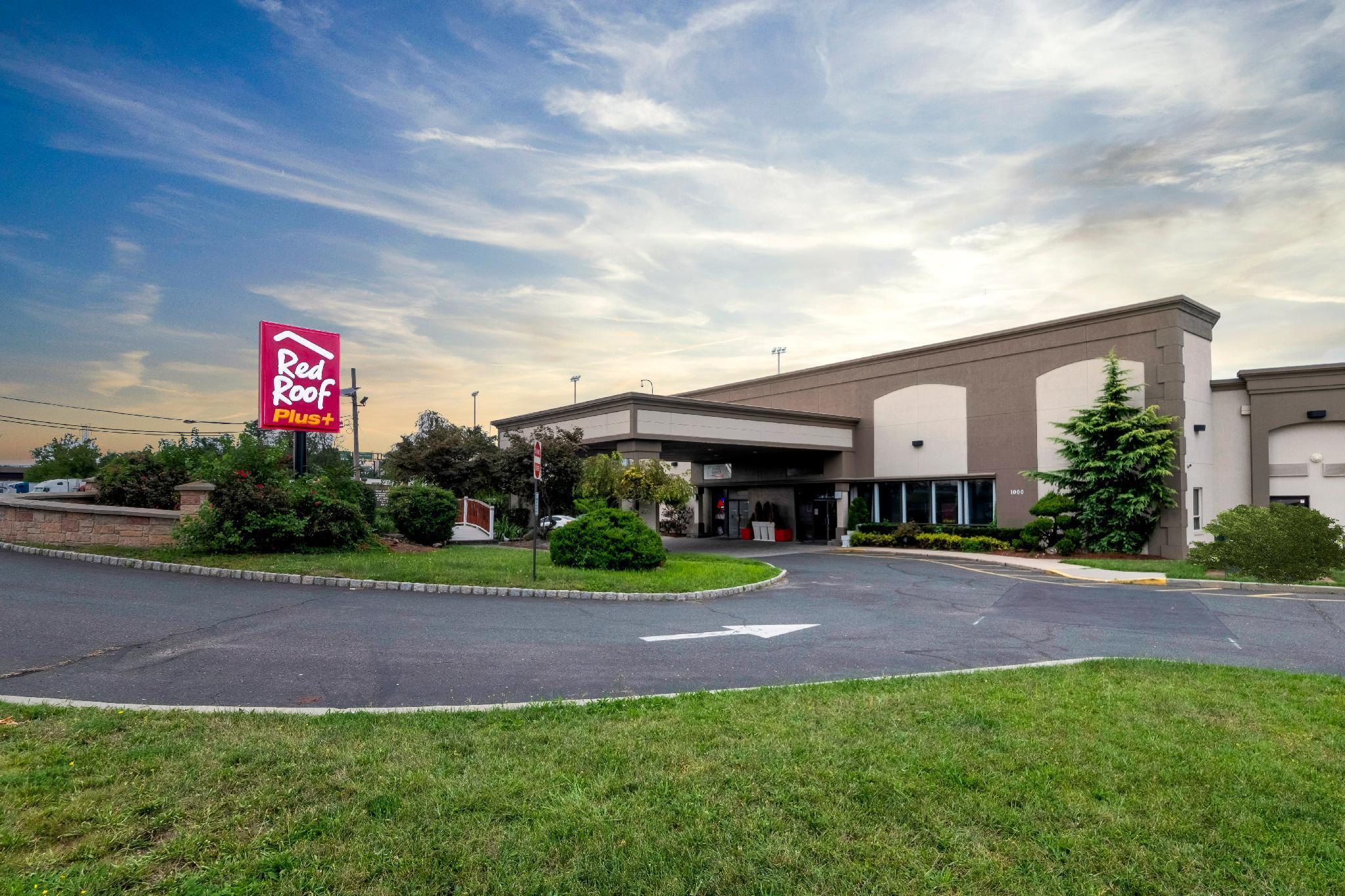 Red Roof Inn Plus Newark Liberty Airport - Carteret Bagian luar foto