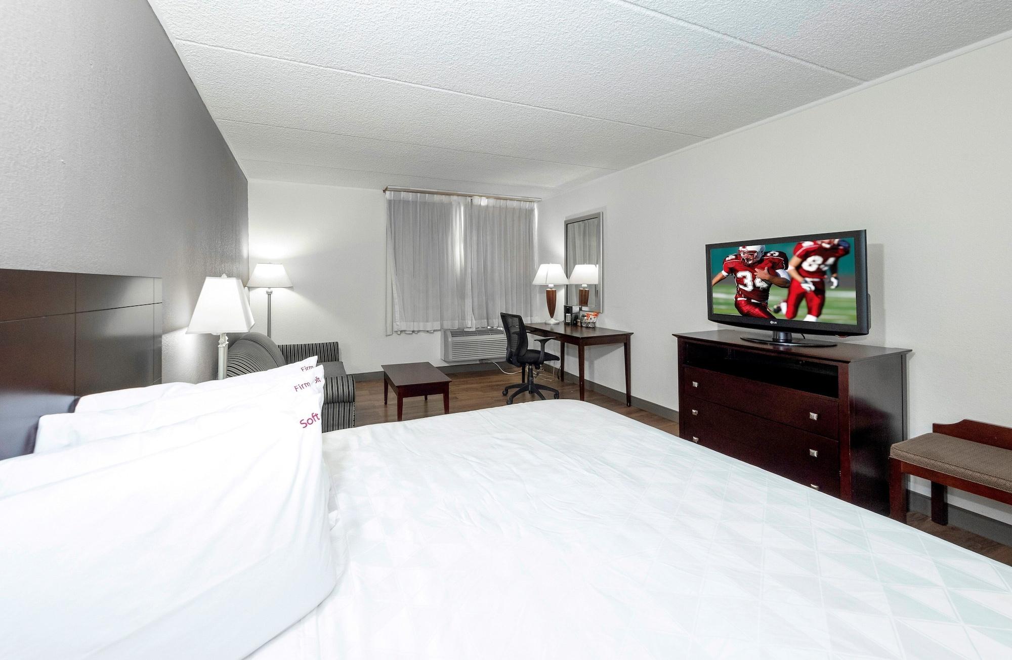 Red Roof Inn Plus Newark Liberty Airport - Carteret Bagian luar foto
