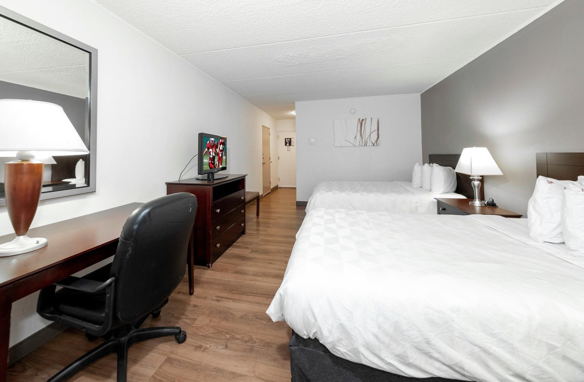 Red Roof Inn Plus Newark Liberty Airport - Carteret Bagian luar foto