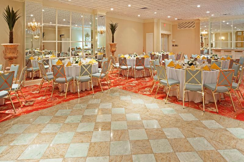 Red Roof Inn Plus Newark Liberty Airport - Carteret Bagian luar foto