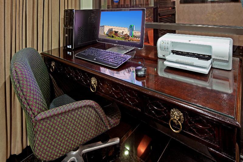 Red Roof Inn Plus Newark Liberty Airport - Carteret Bagian luar foto